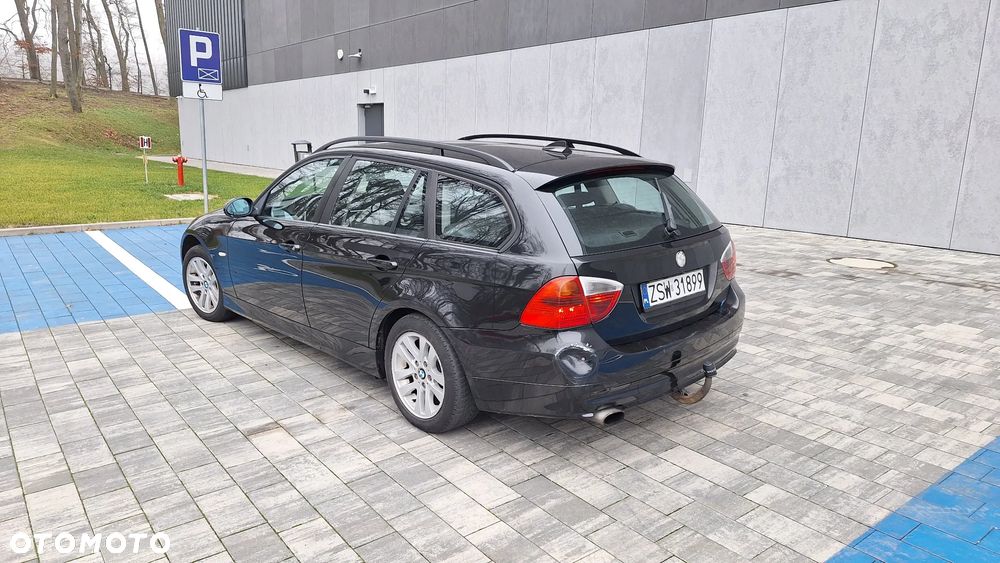 BMW Seria 3 318d - 19