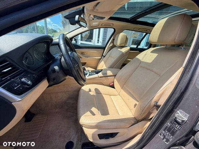 BMW Seria 5 520d Luxury Line - 8