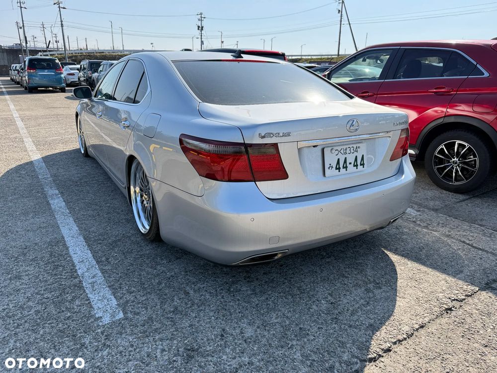 Lexus LS 460 Prestige - 3