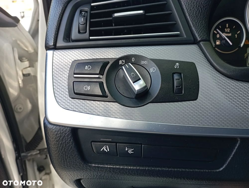 BMW Seria 5 535d xDrive - 27