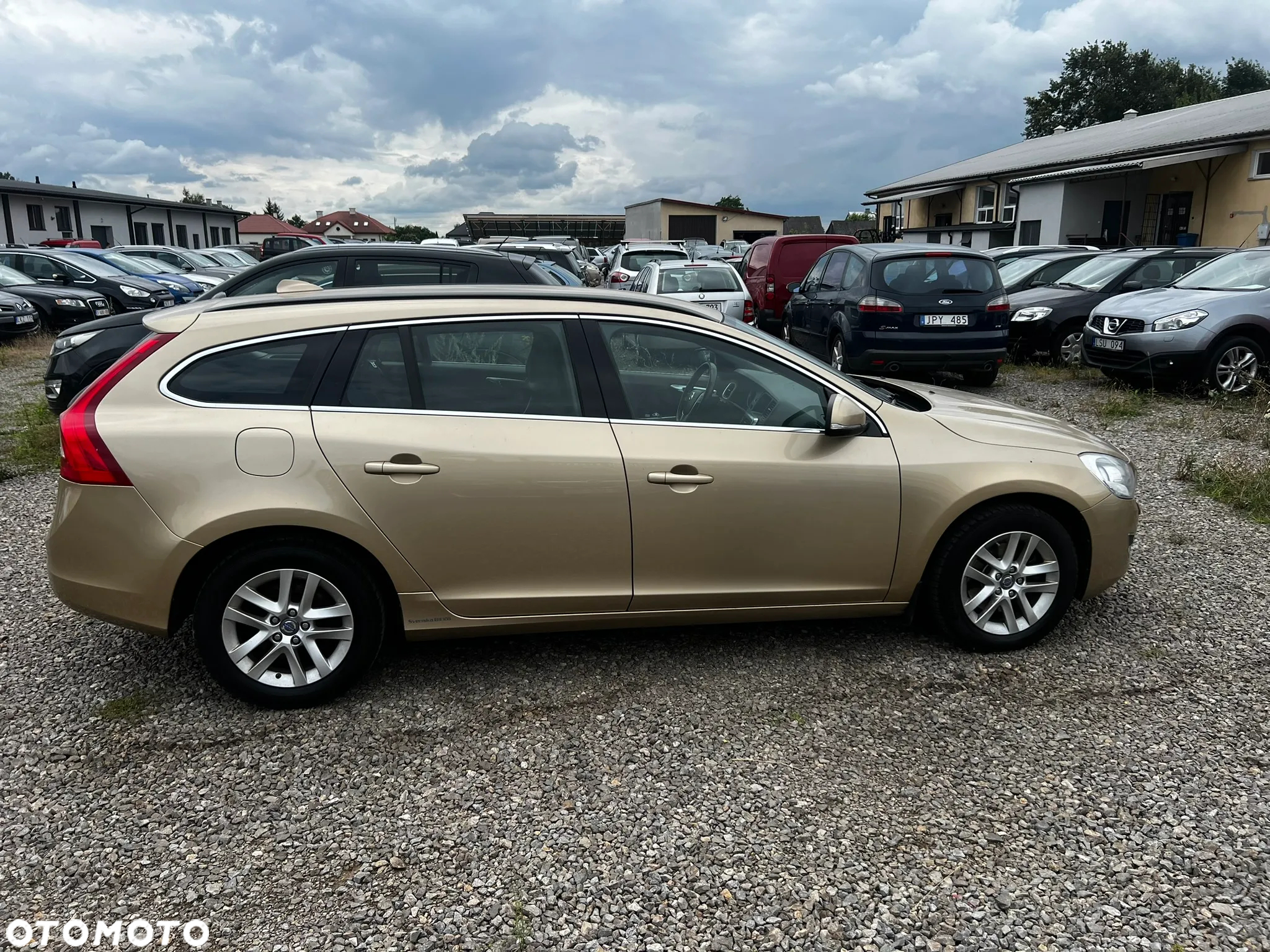 Volvo V60 DRIVe Momentum - 11