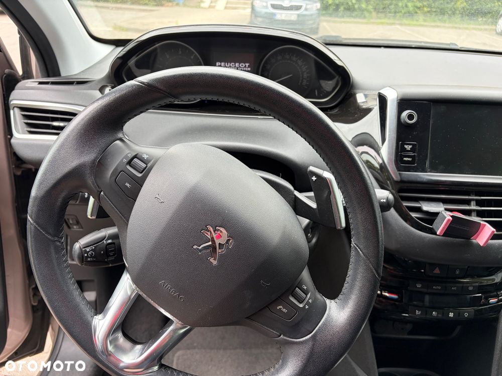 Peugeot 208 e-HDi FAP 92 EGS6 Stop&Start Allure - 11