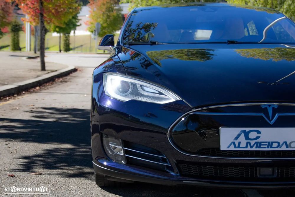 Tesla Model S - 28