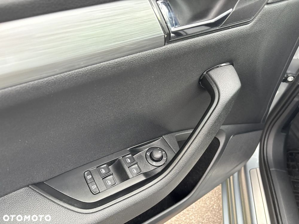 Skoda Superb 2.0 TDI SCR Ambition DSG - 12