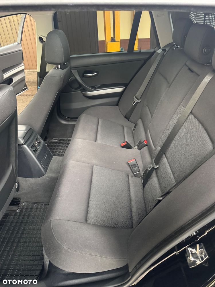 BMW Seria 3 318i - 8