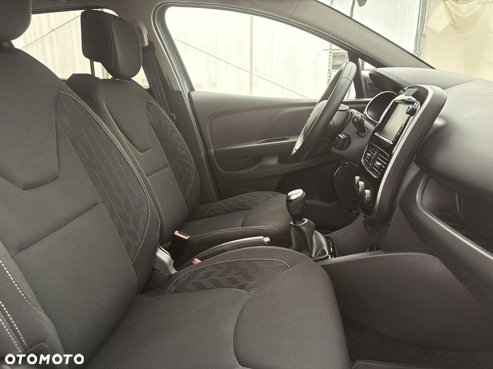 Renault Clio - 22