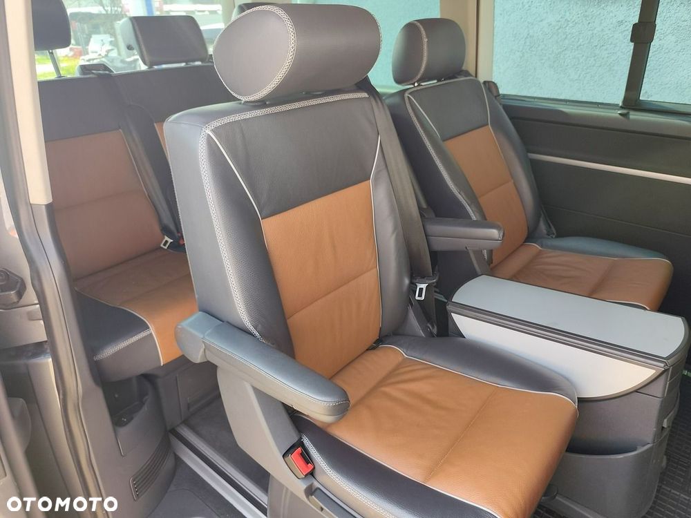 Volkswagen Multivan - 23