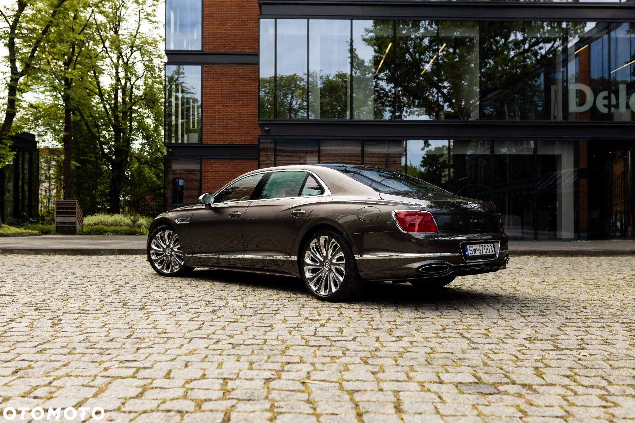 Bentley Flying Spur - 2