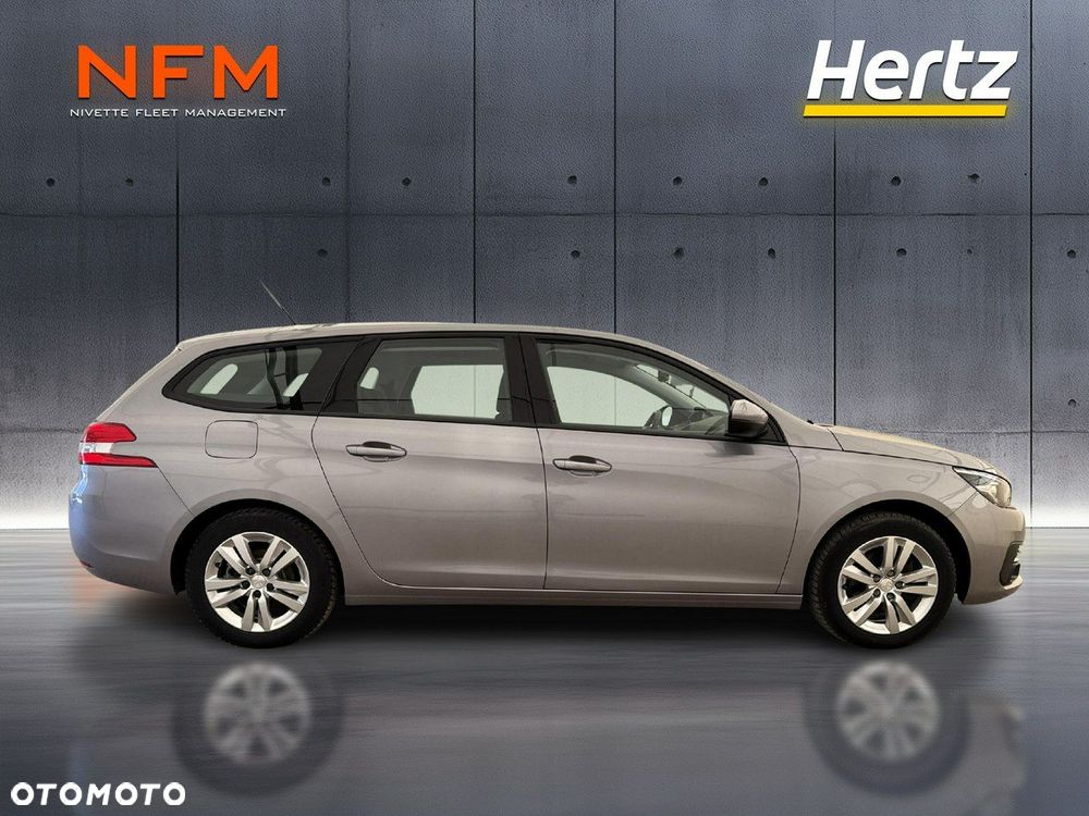 Peugeot 308 - 8