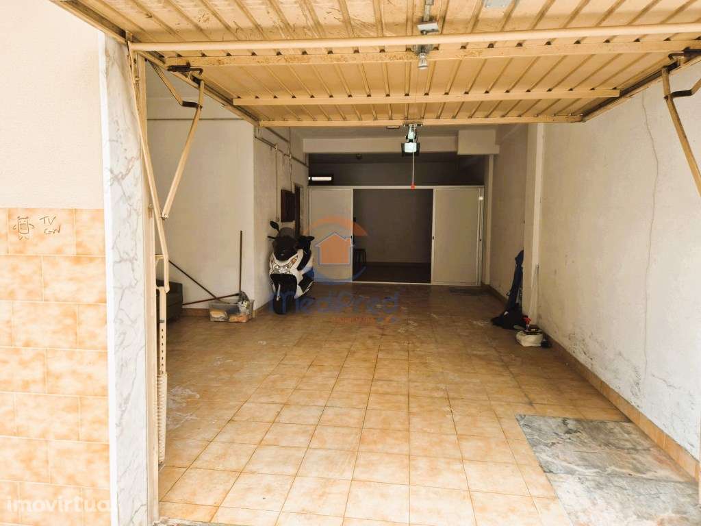 Arrendamento - Garagem/BOX com 70 m2 na Arroja | Odivelas - Grande imagem: 2/12
