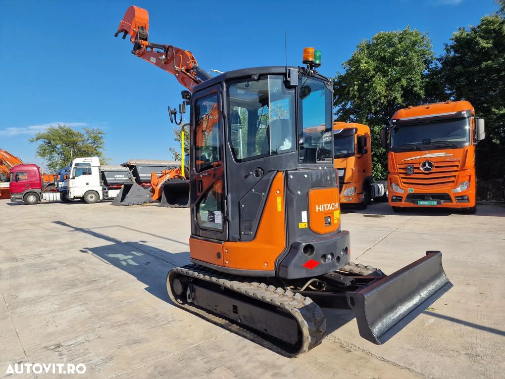 Hitachi ZX33U-6, Masa operationala 3,7t, 2023/10, 1.040h, CUPLA RAPIDA HIDRAULICA, cupa ingusta NOUA, cupa lata NOUA, capa taluz NOUA, inst picon, Aer cond, Antifurt, Lama nivelare, senile 80% ok, Ad sapare 3,5m, posibilitate leasing 4 ani-PROMOTIE 37.900EUR - 38