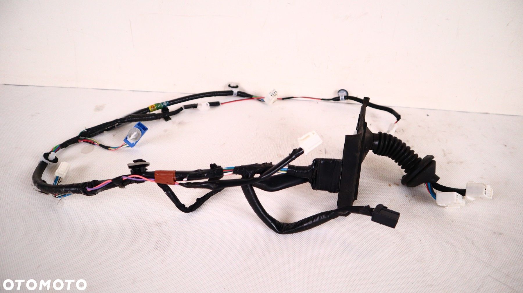 TOYOTA LAND CRUISER 200 WIĄZKA INSTALACJA DRZWI PRAWA 82153-60480B - 1