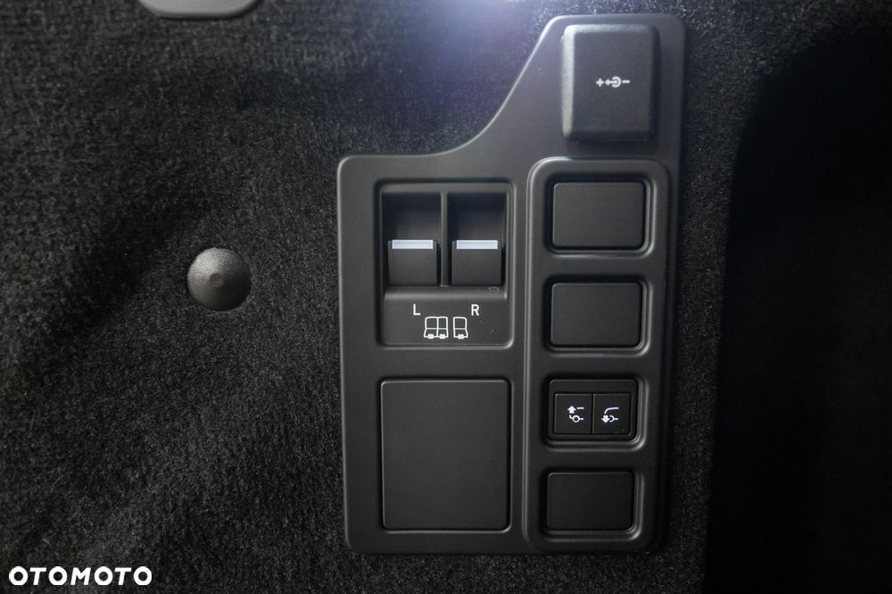 Land Rover Discovery - 30