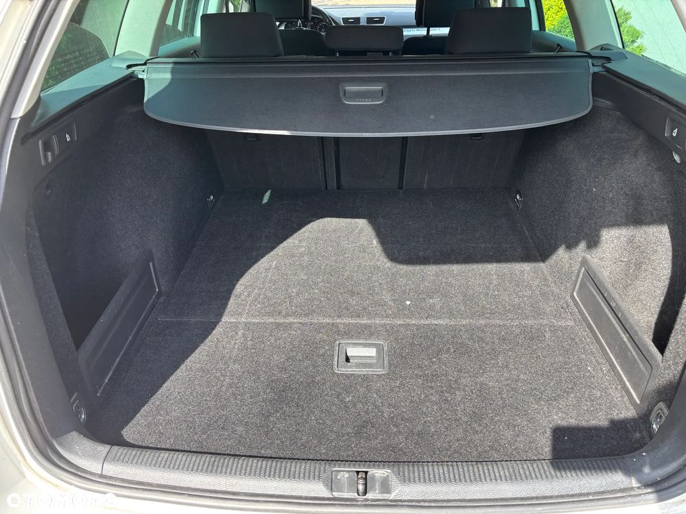Volkswagen Passat Variant 2.0 TDI DPF Sportline - 22