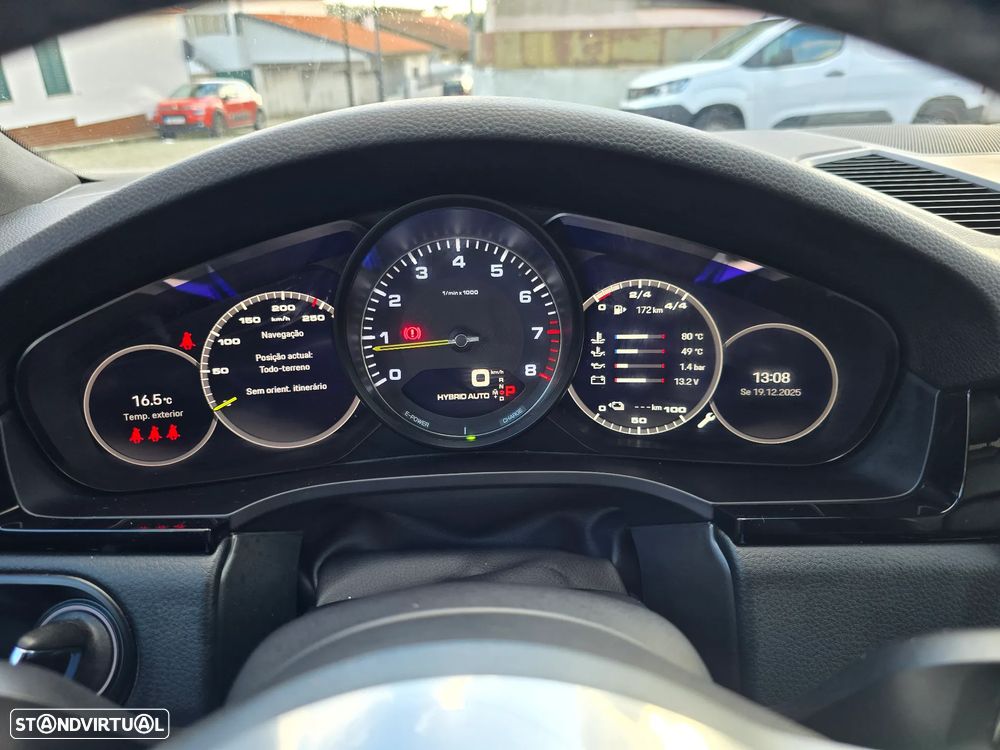 Porsche Cayenne Coupé E-Hybrid - 15