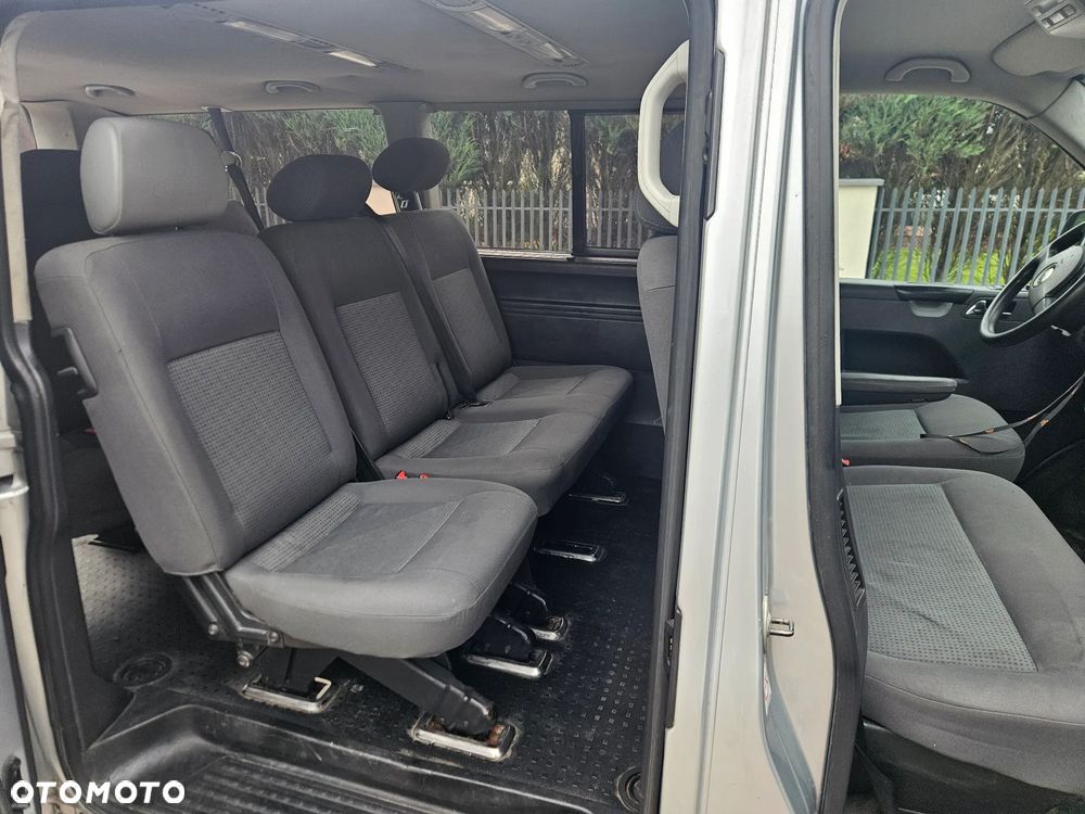 Volkswagen Caravelle - 6