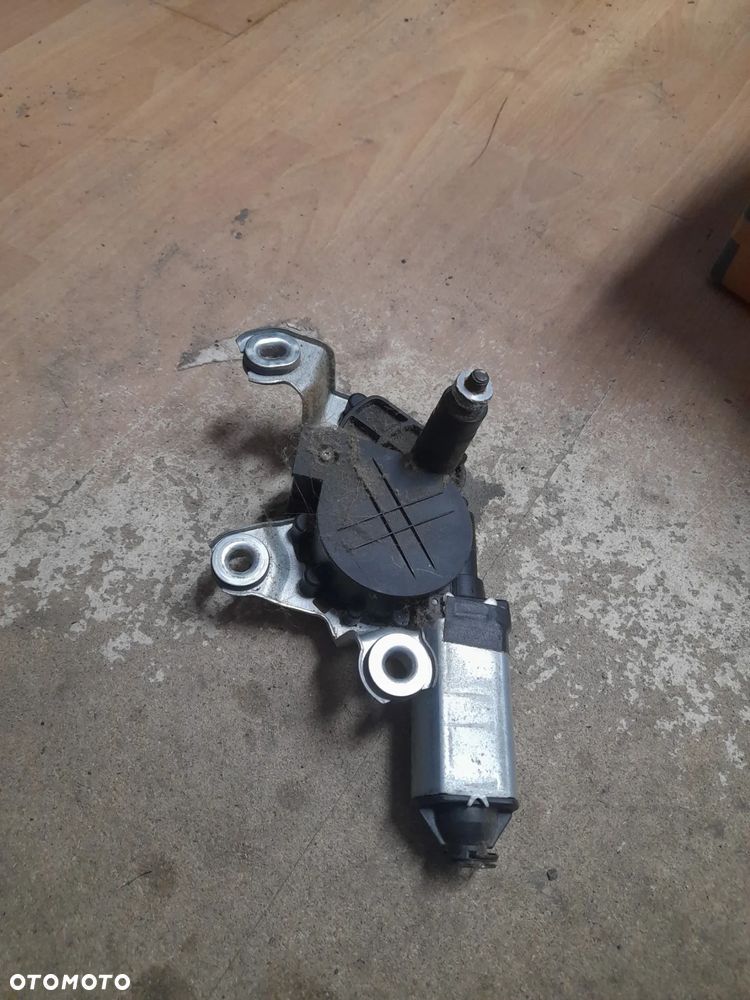 SILNICZEK WYCIERACZKI TYŁ Skody Octavia 2  nr 1Z9 955 711 - 4