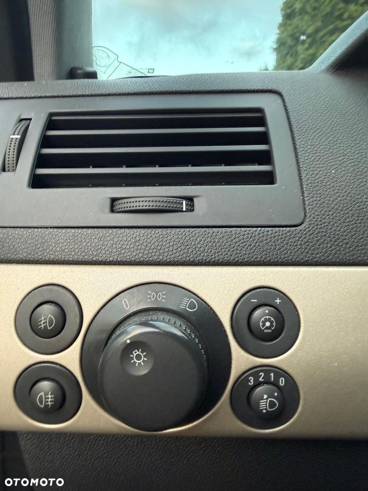 Opel Astra 1.6 Enjoy - 12