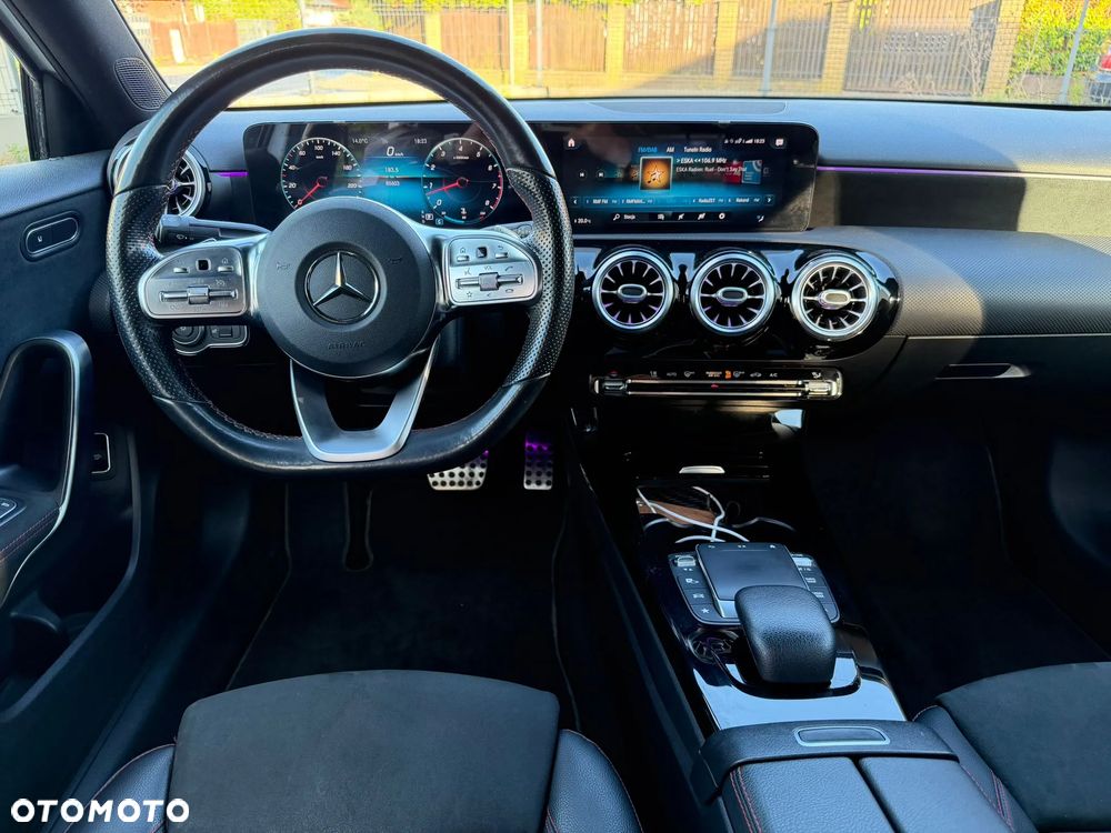 Mercedes-Benz Klasa A 220 4-Matic AMG Line 7G-DCT - 23