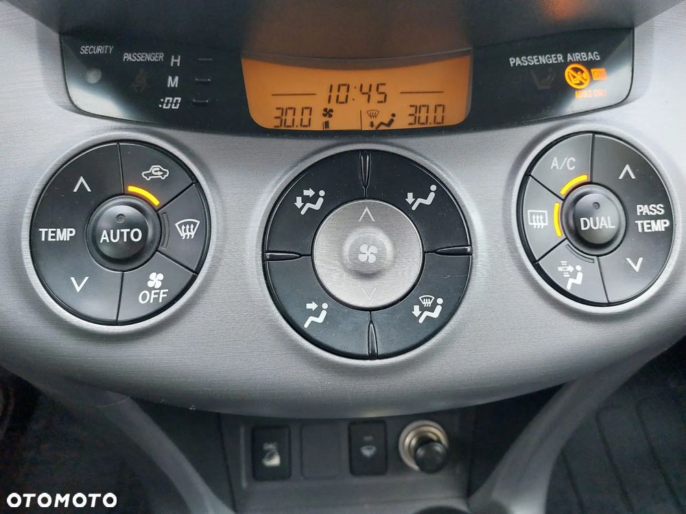 Toyota RAV4 2.0 VVT-i Premium - 15