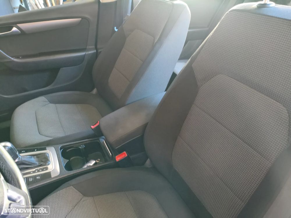 VW Passat Variant 2.0 TDI Con.Navi.DSG - 8