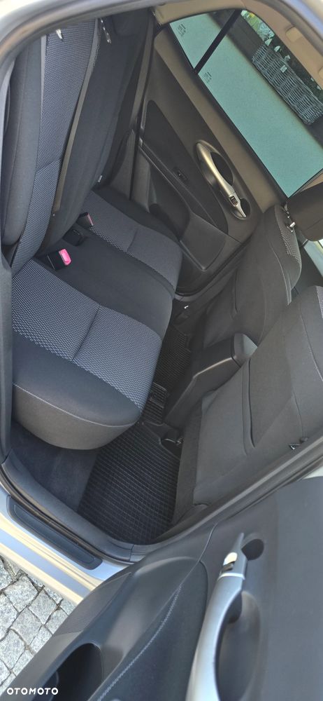 Toyota Auris 1.6 Prestige - 19