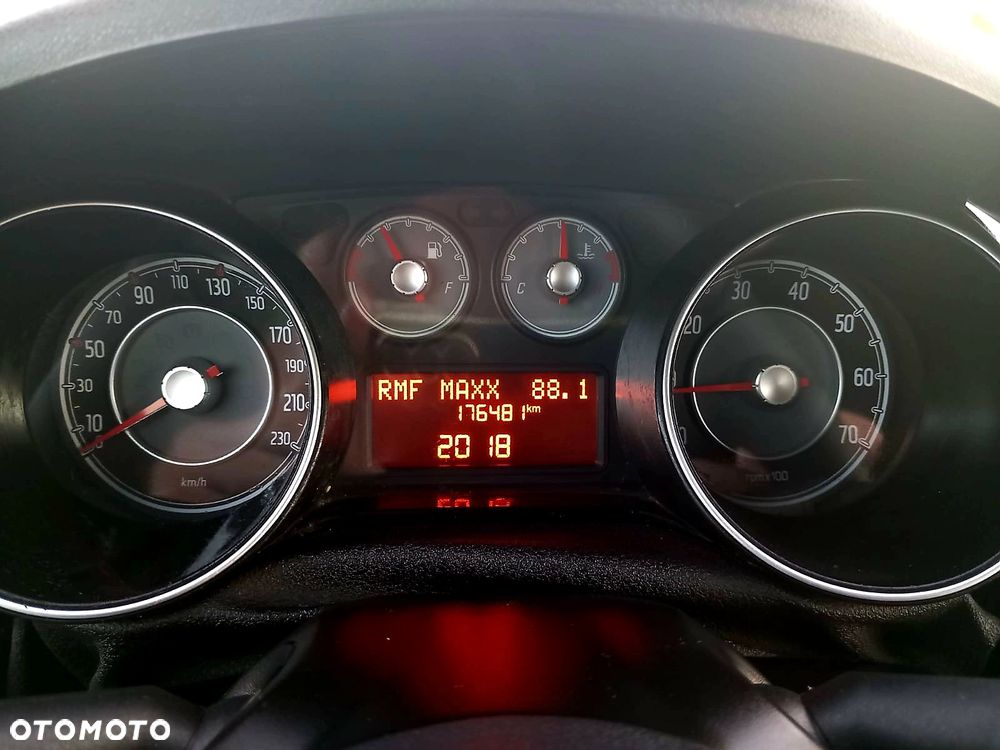 Fiat Punto Evo 1.4 8V More Start&Stopp - 25