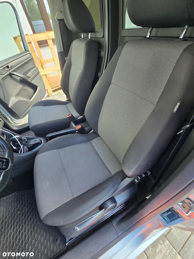 Volkswagen Caddy 2.0 TDI DSG - 13