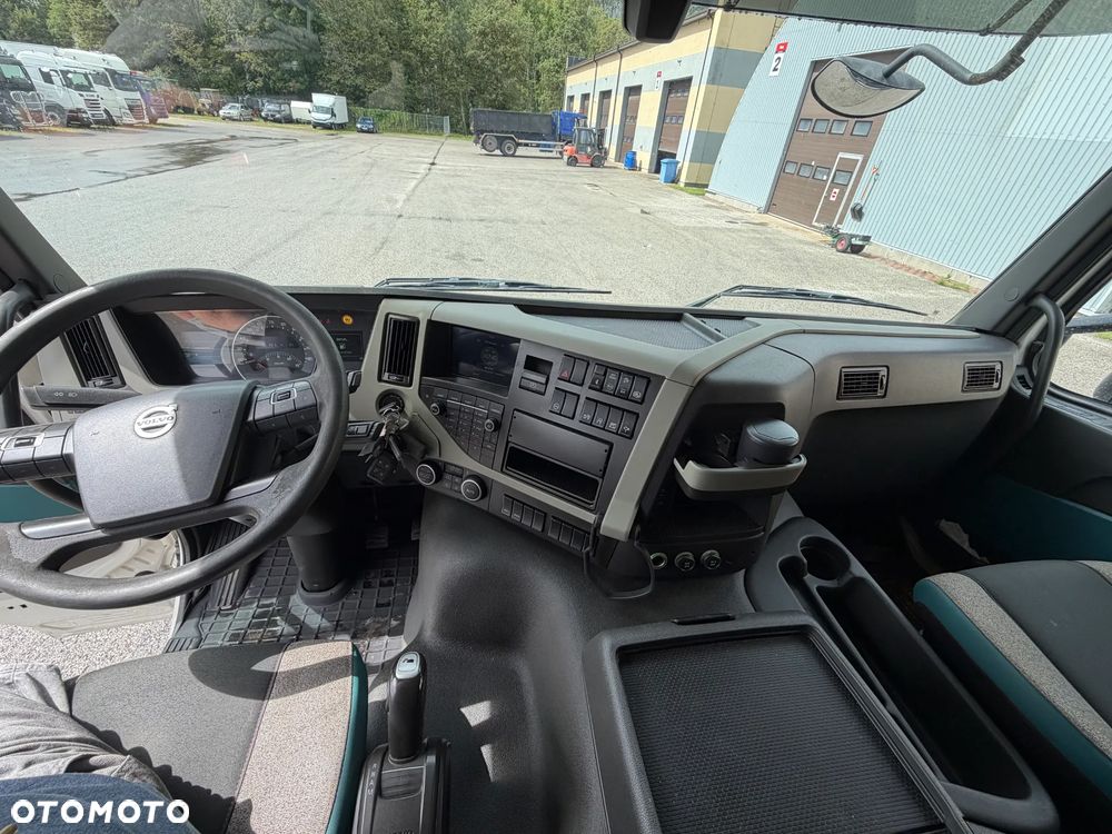 Volvo FM370 6X2 EURO6 - 23