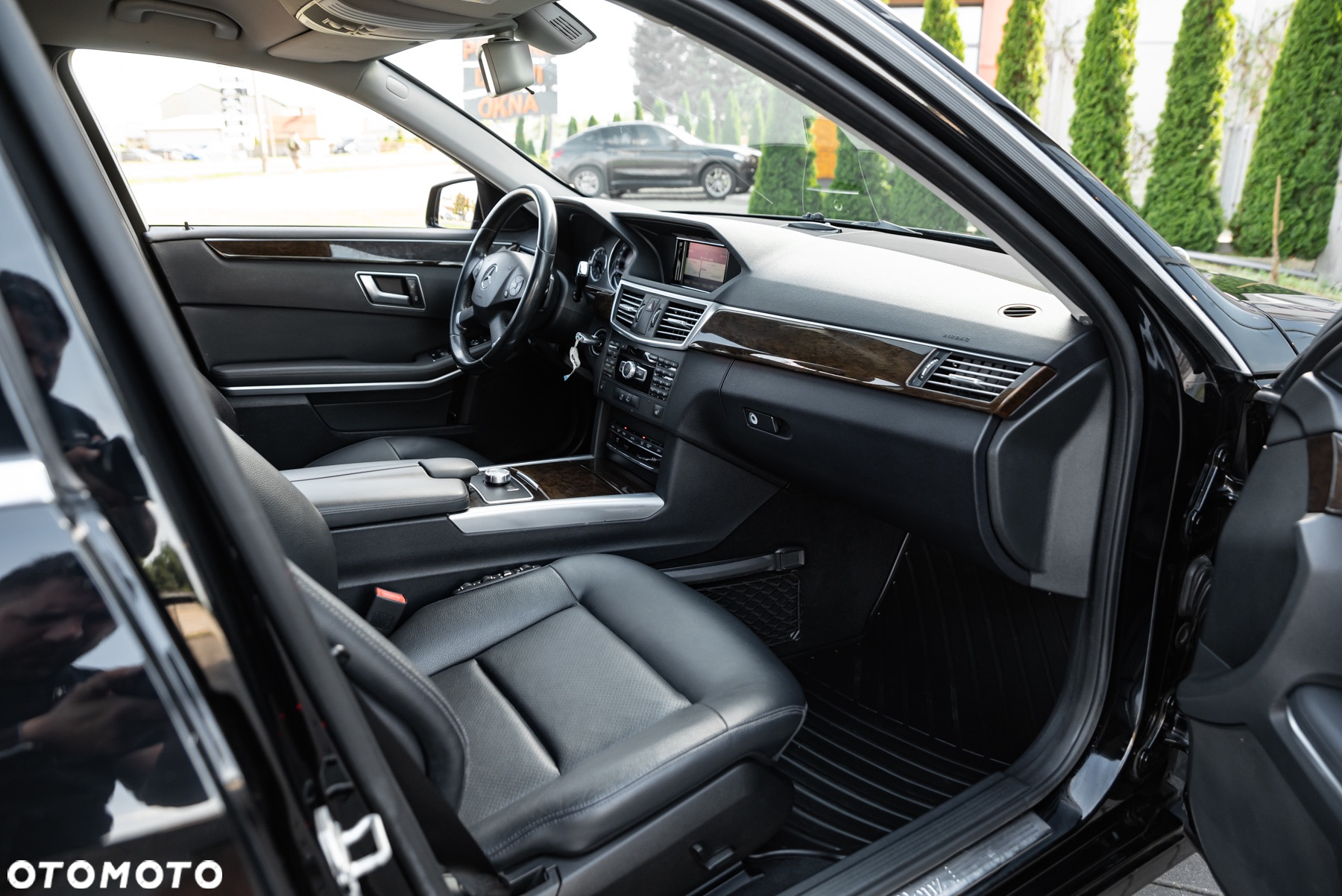 Mercedes-Benz Klasa E 300 T BlueTEC HYBRID 7G-TRONIC Avantgarde - 25