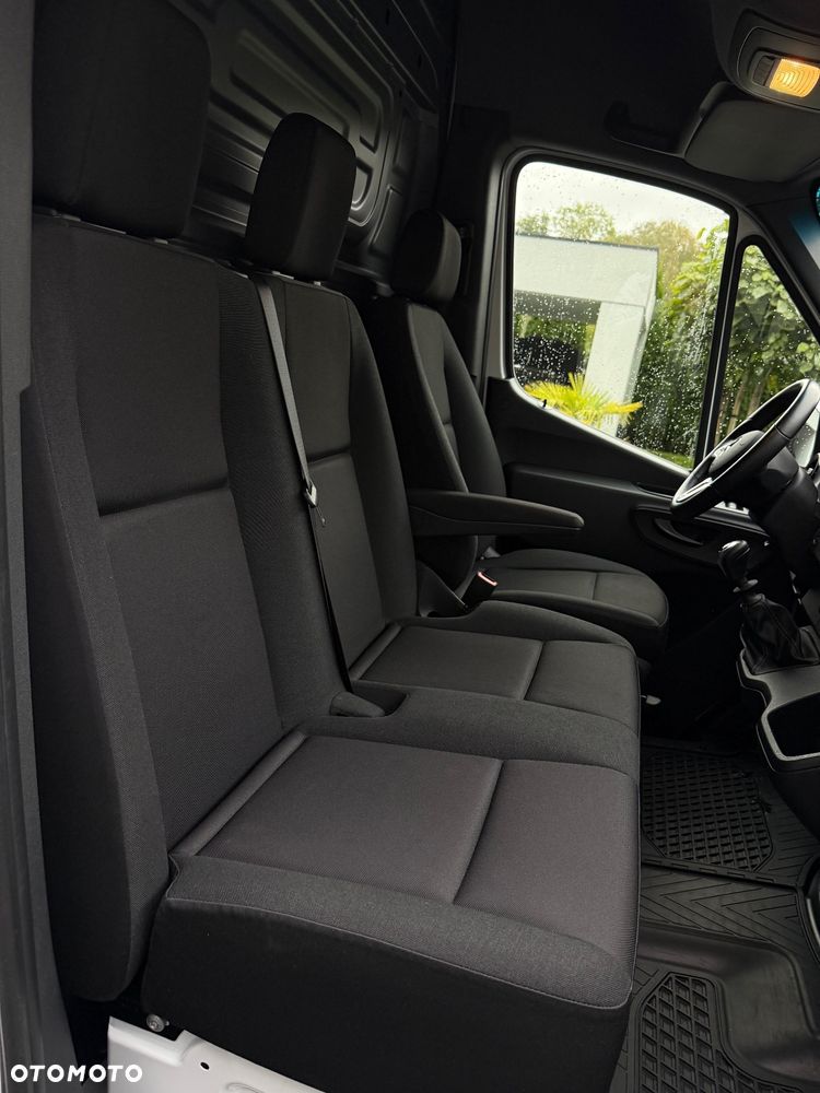 Mercedes-Benz Sprinter 317 - 25