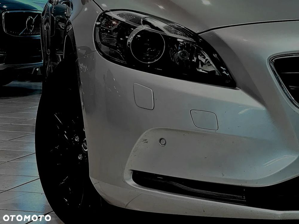 Volvo V40 - 18