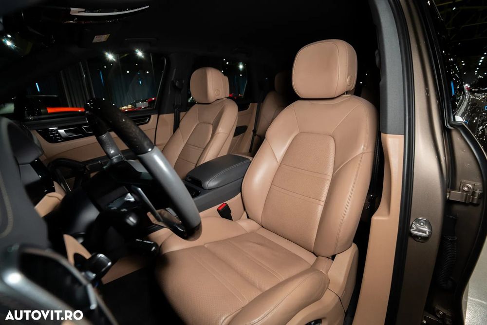 Porsche Cayenne - 36