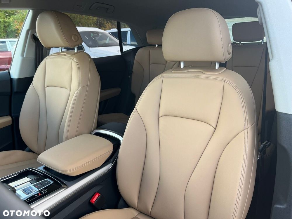 Audi Q8 - 11