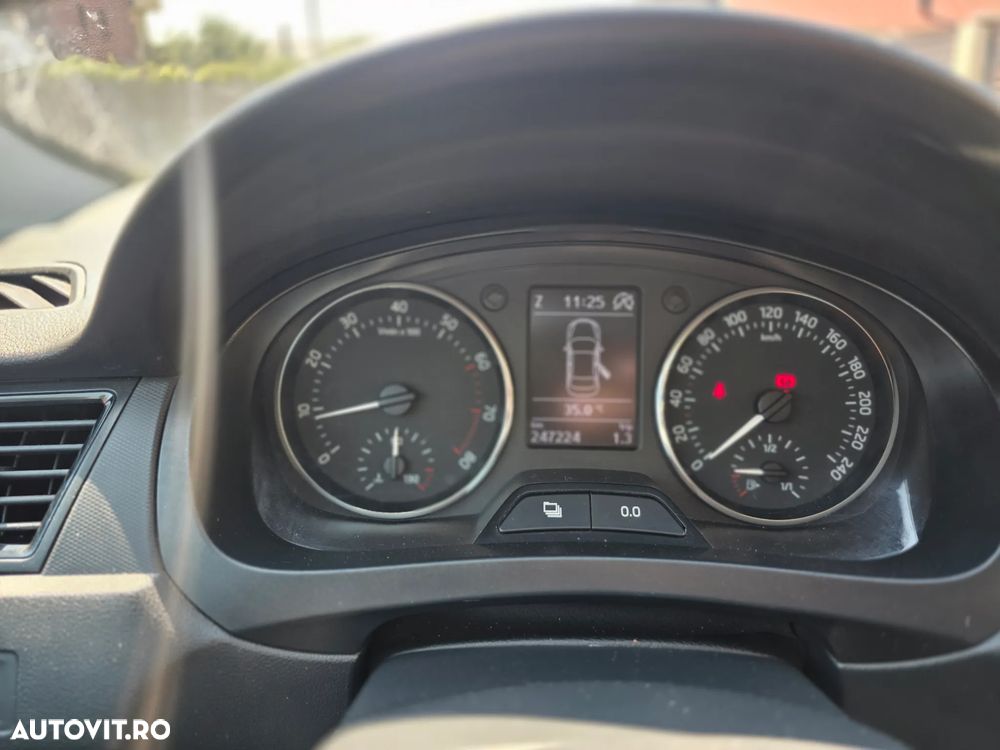Skoda RAPID 1.2 TSI (Green tec) Ambition - 8