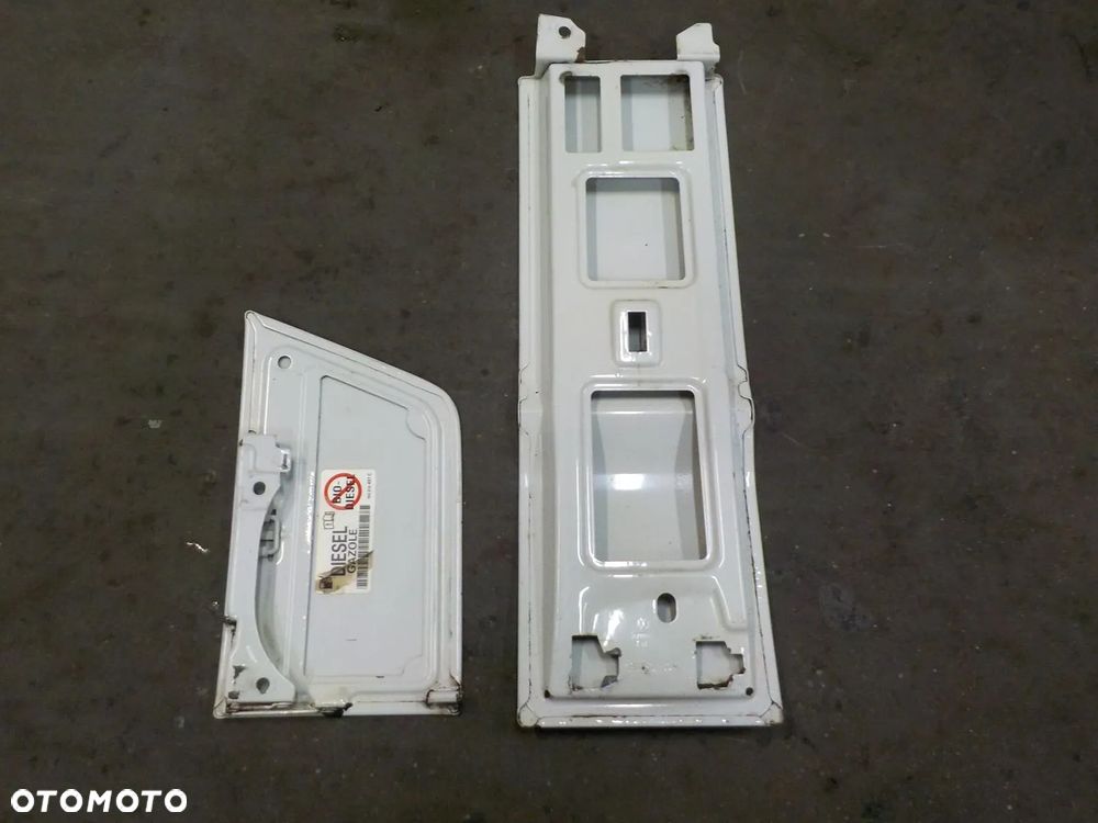 VW T5 LIFT KLAPKA WLEWU PALIWA BLACHA ZAŚLEPKA BIAŁA LB9A - 4