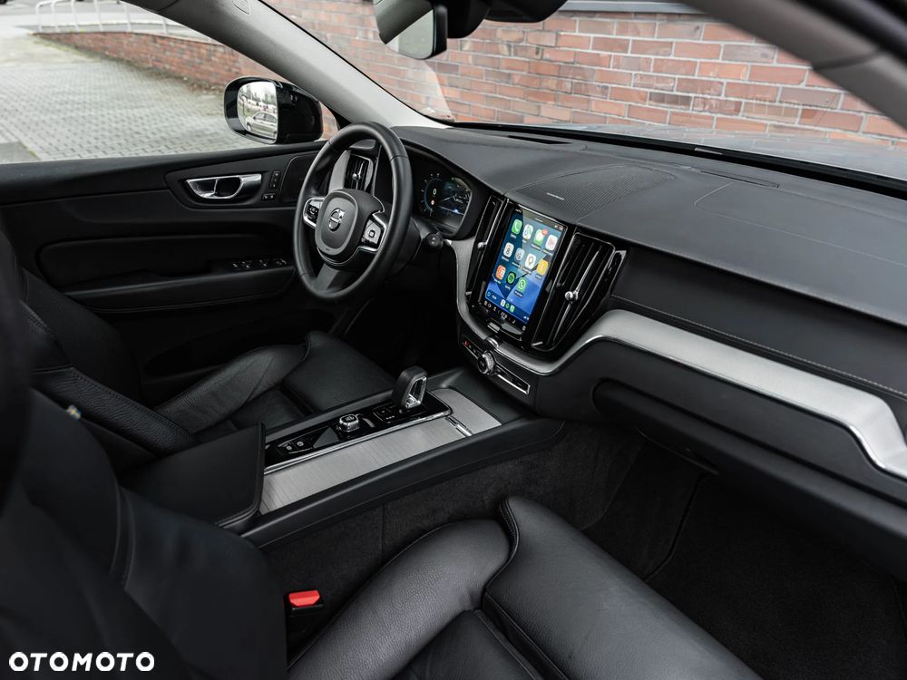 Volvo XC 60 B4 D Plus Dark - 23