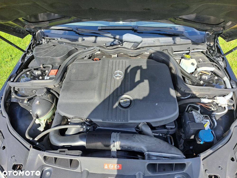 Mercedes-Benz Klasa C 220 CDI DPF Automatik BlueEFFICIENCY Avantgarde - 24