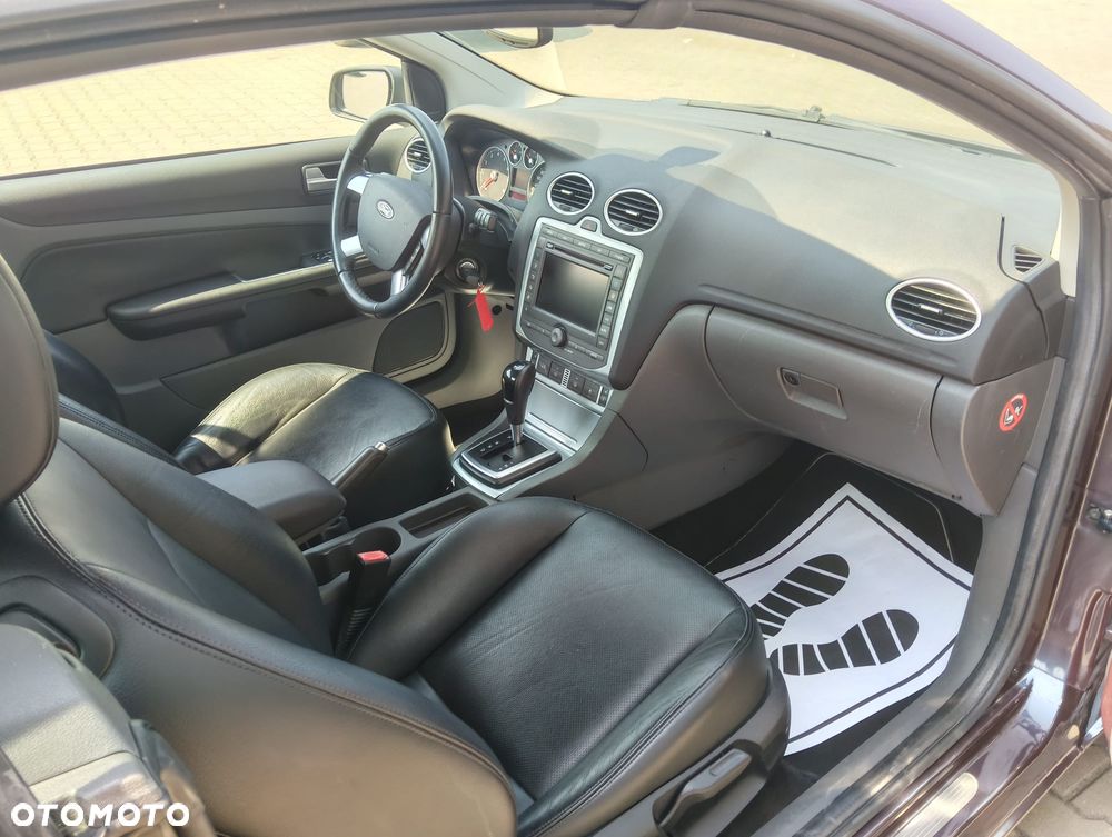 Ford Focus 2.0 16V Titanium - 14