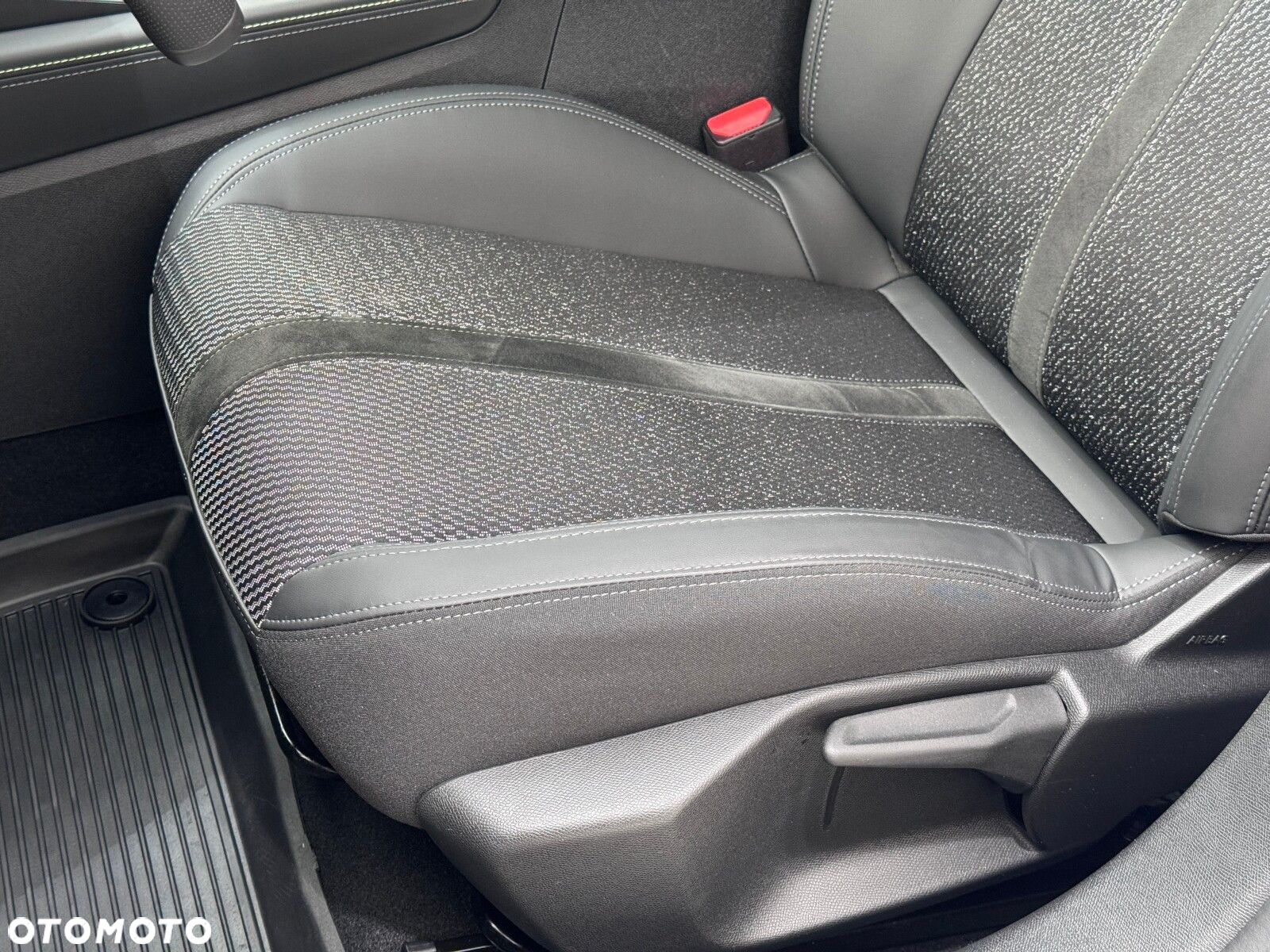 Peugeot 308 1.2 PureTech GT S&S EAT8 - 11