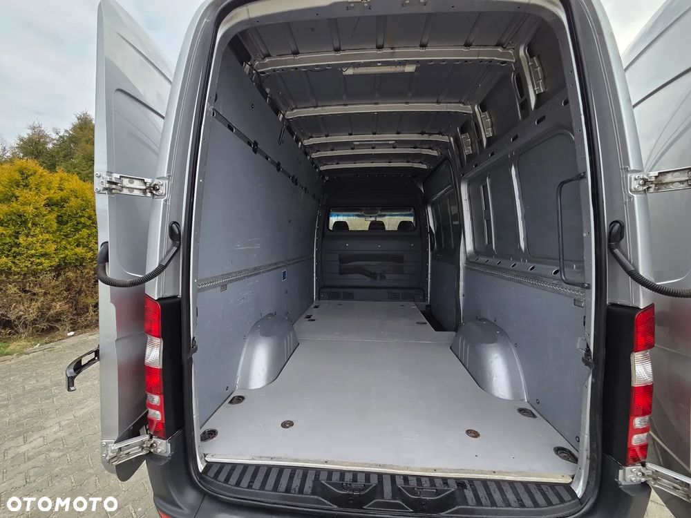 Mercedes-Benz Sprinter - 16