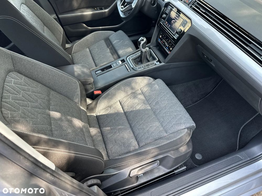 Volkswagen Passat 1.5 TSI EVO Business - 28