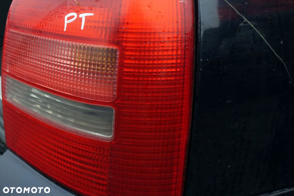 LAMPA TYLNA PRAWA A4 B5 KOMBI  AUDI 1994-2001 - 2