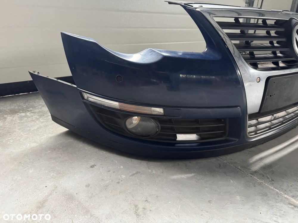 ZDERZAK PRZÓD KOMPLETNY PASSAT B6 PDC SPRYSKIWACZE POD XENON - 4