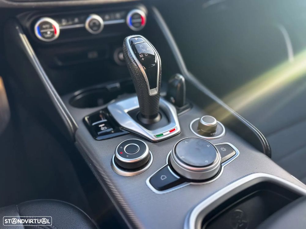 Alfa Romeo Giulia 2.2 D Sprint AT8 - 4