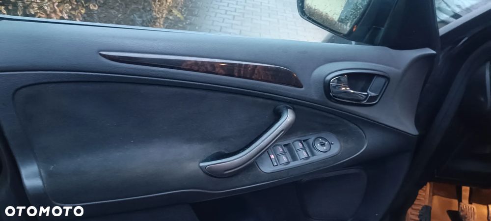 Ford Galaxy 2.0 TDCi DPF Ghia - 10