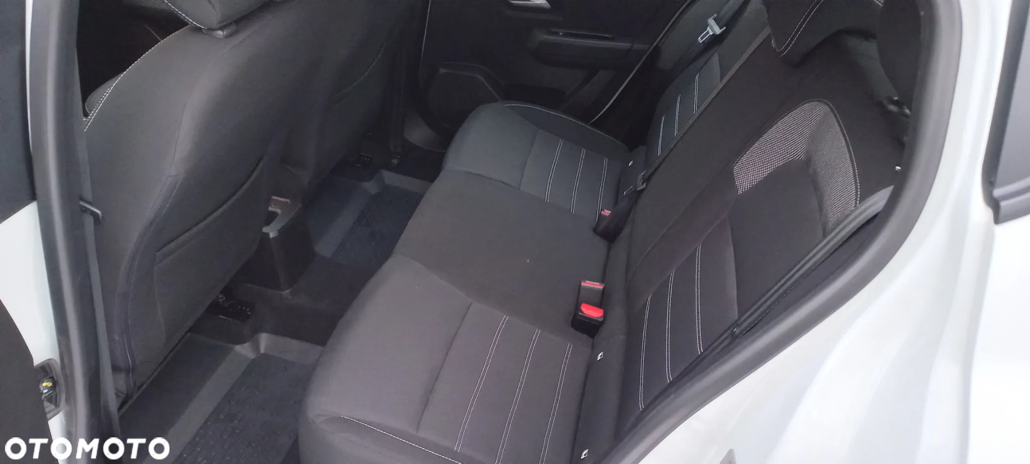 Dacia Sandero 1.0 TCe Laureate S&S - 8