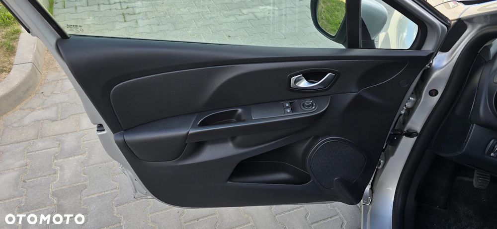 Renault Clio - 16