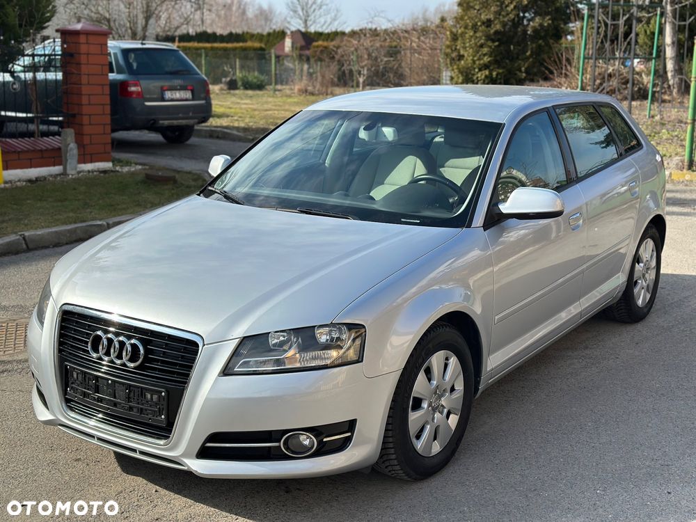 Audi A3 Sportback - 1
