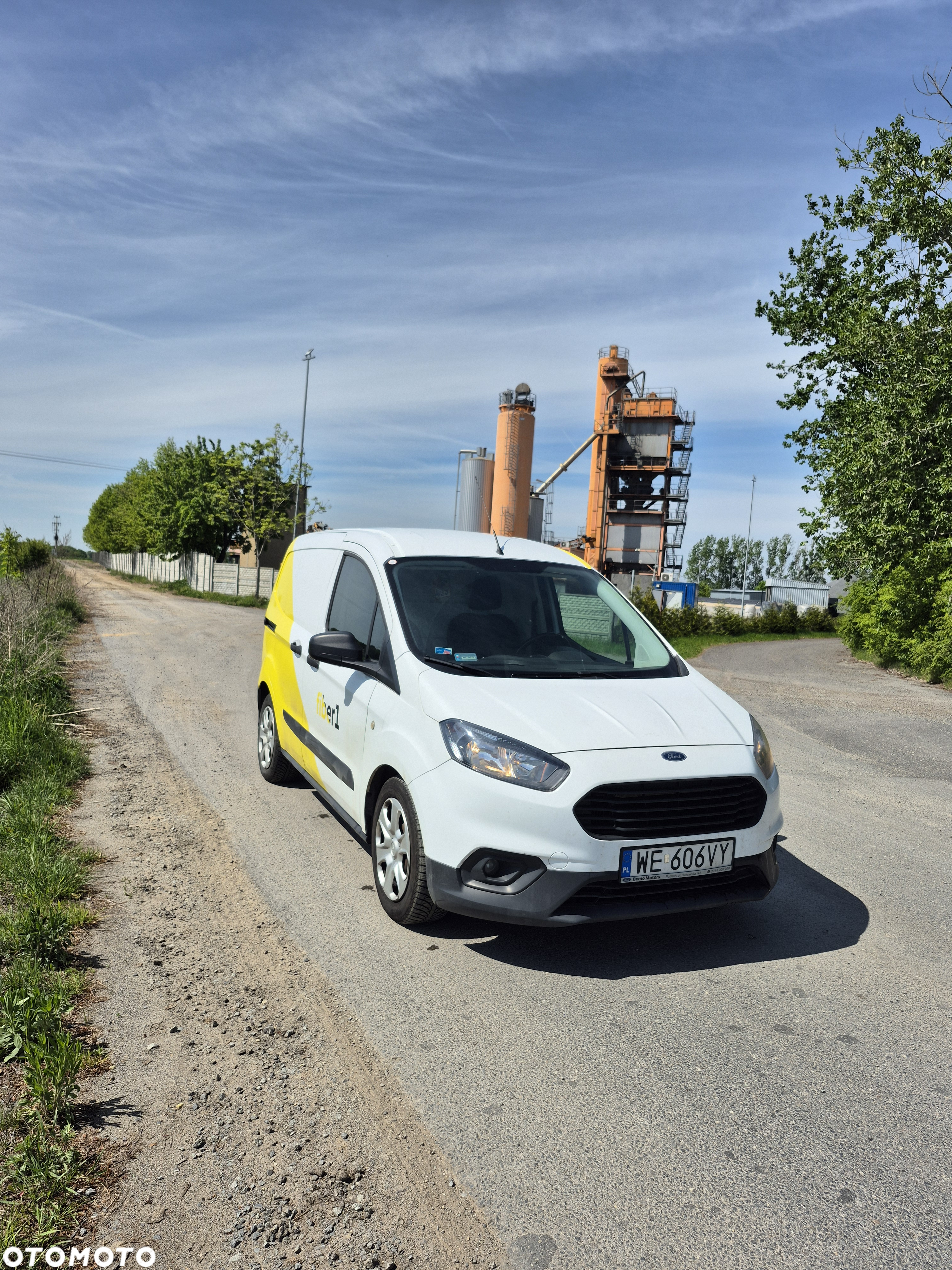 Ford Transit Courier 1.0 EcoBoost Ambiente - 2